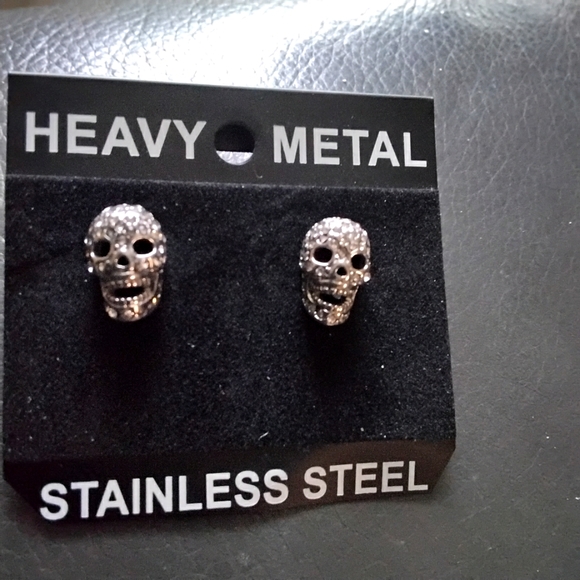 SKULL DIAMOND EARRINGS - Picture 1 of 1